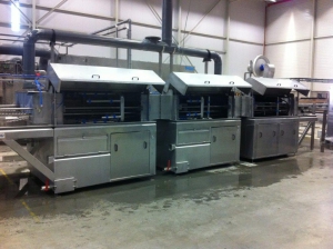 Wassen en drogen van dubbele rij kratten of pallets